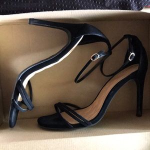 Black suede Heels